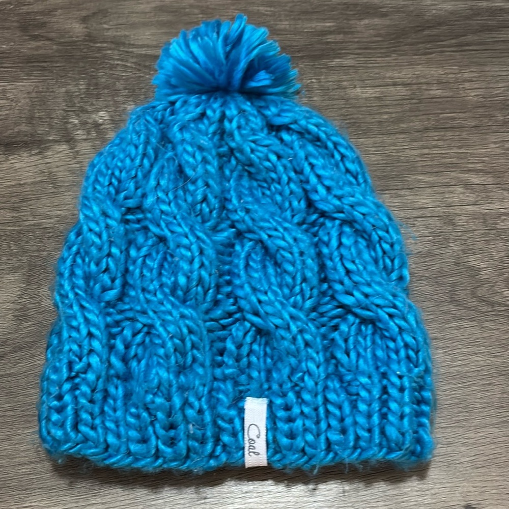 Cozy Cable Knit Pom Beanie - Blue